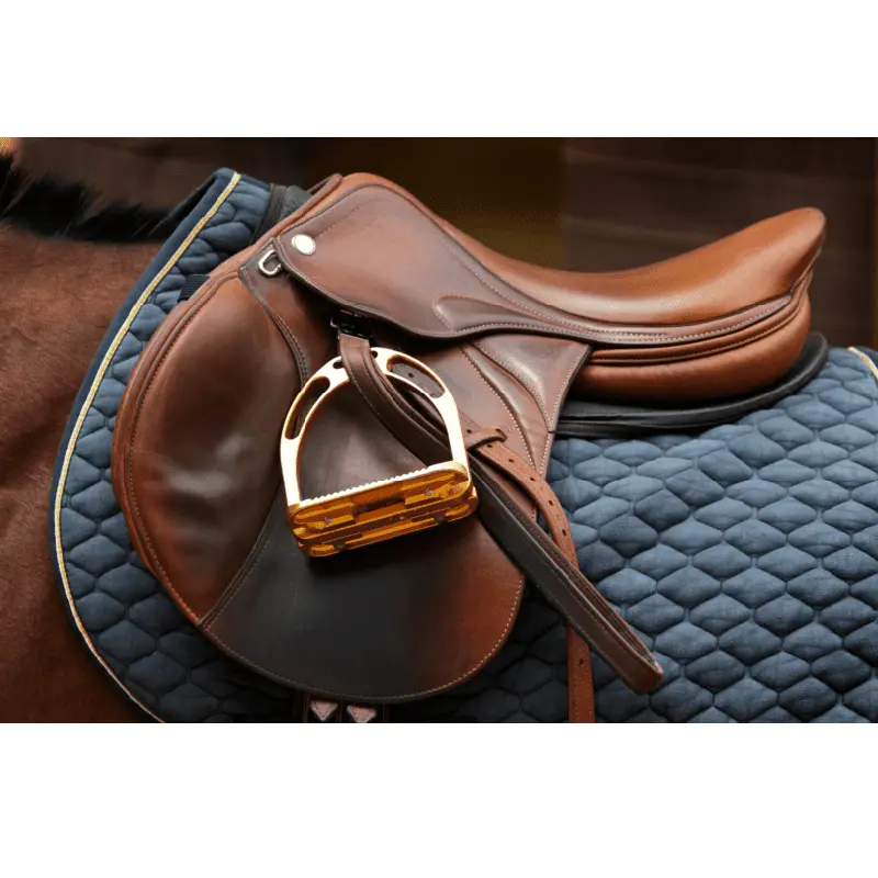 best-english-saddle-brands-min-810x540.png